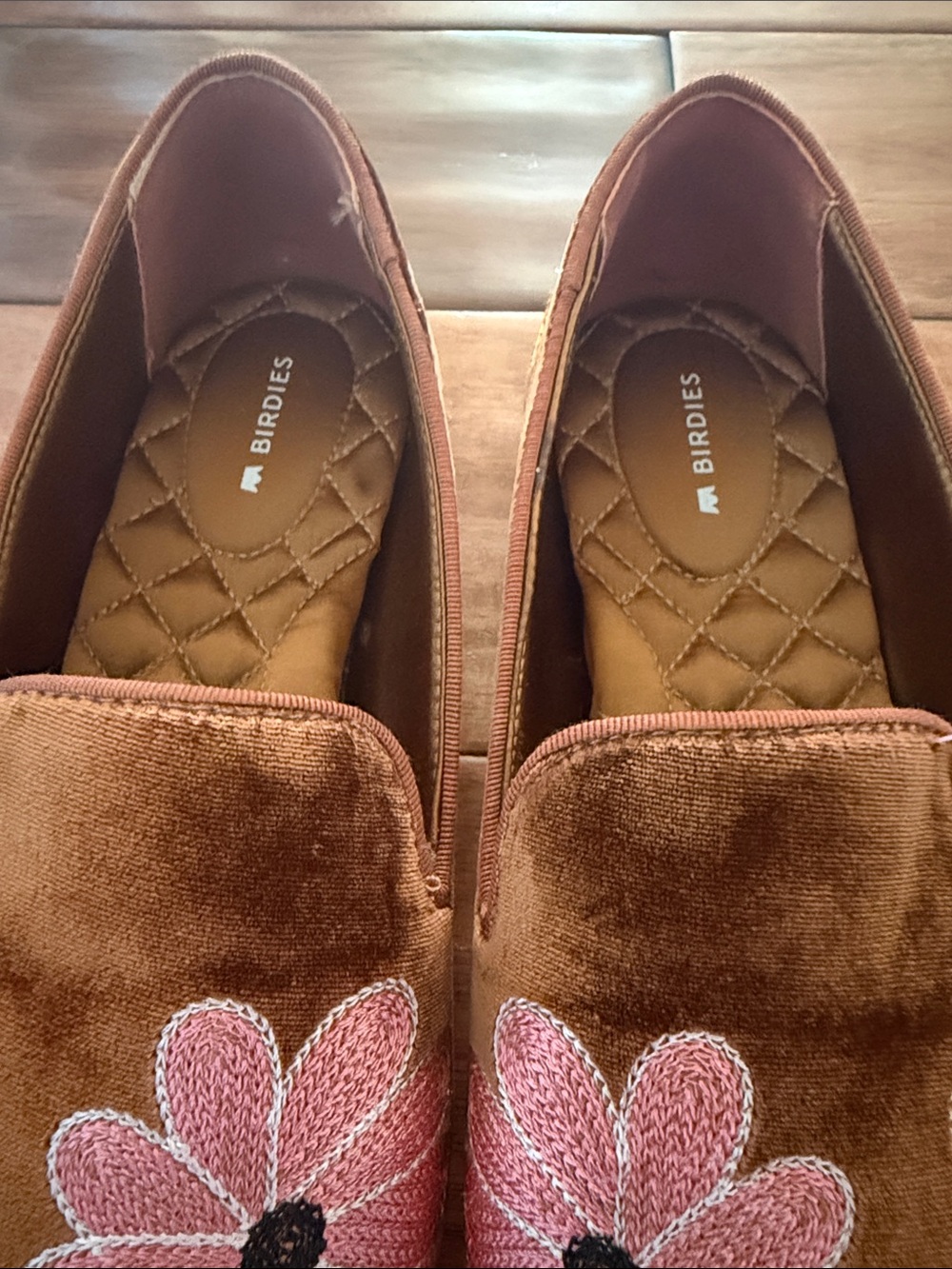Birdies Brown Velvet Starling Loafers with Pink & Yellow Embroidered Flowers 7.5 - Picture 3 of 8